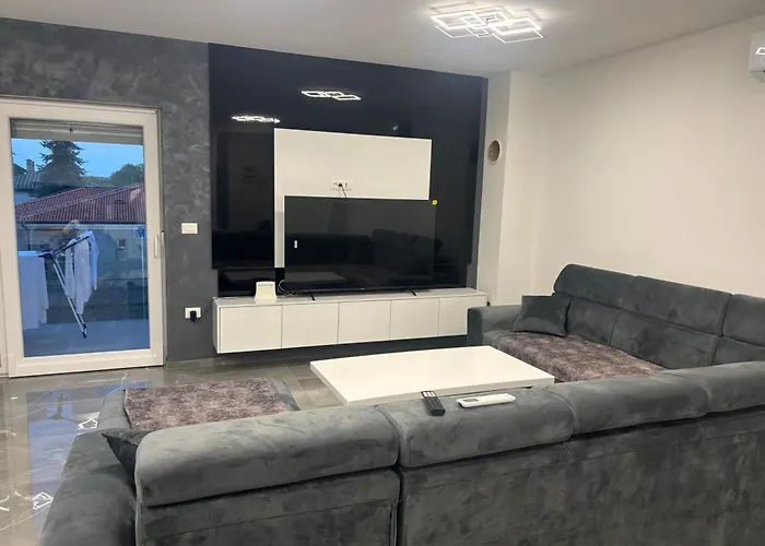 Tini 1 Apartman Pula